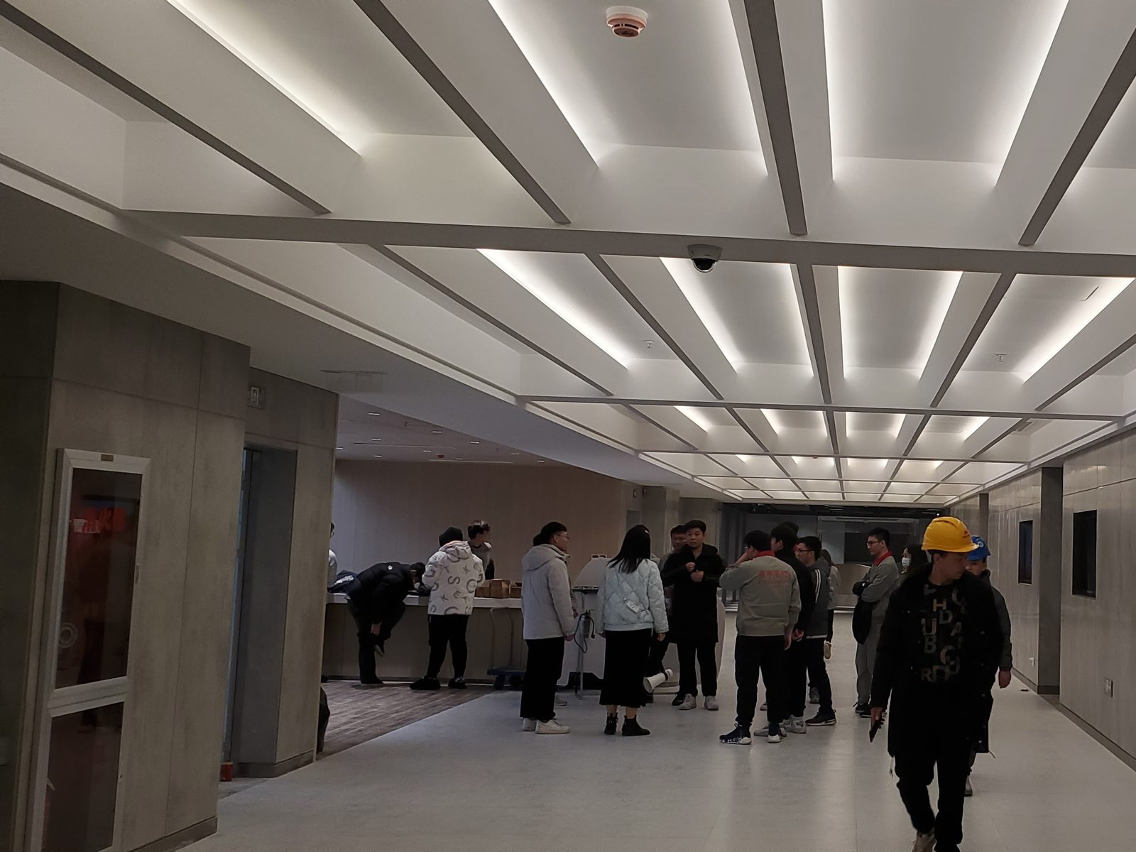 星宇车灯办公楼照明工程实景