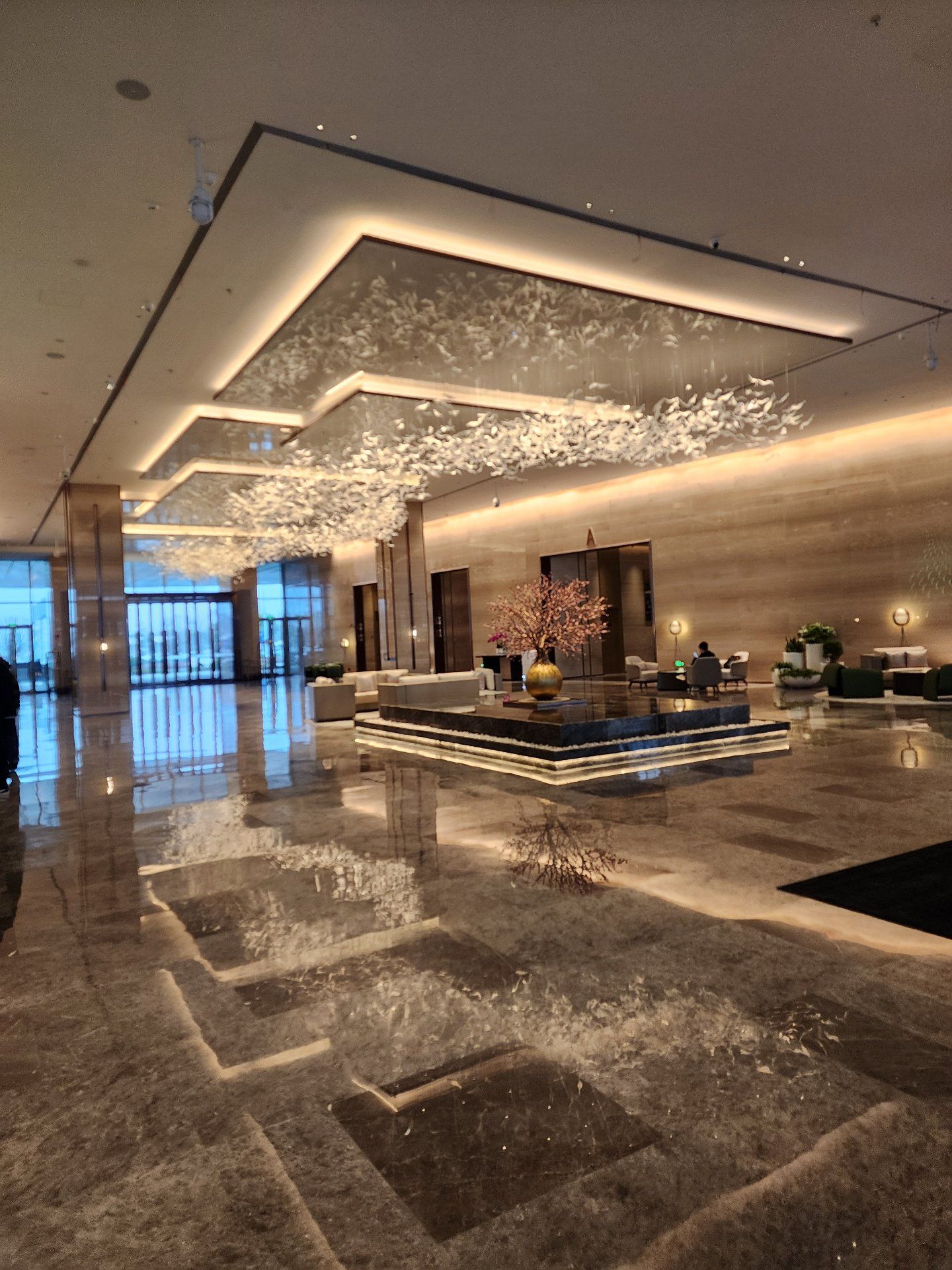 天河机场洲际酒店灯光设计