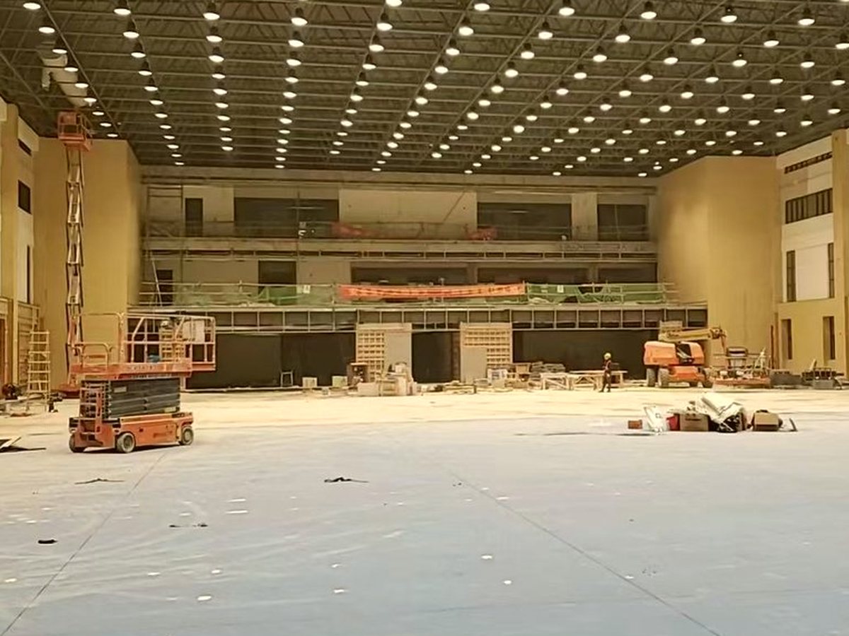 武汉户外亮化怎么做:洗墙投光景观道路四层